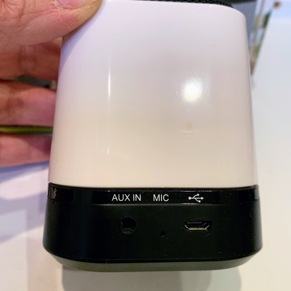 EUC Sharper Image Bluetooth Wireless Portable Speaker Rechargeable Minimalism - Picture 6 of 7